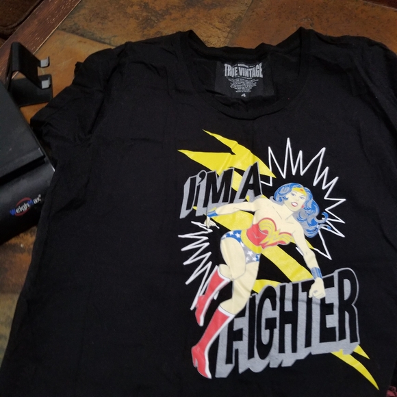 true vintage Tops - True Vintage Wonder Woman Black Graphic Tee - Short Sleeve 4